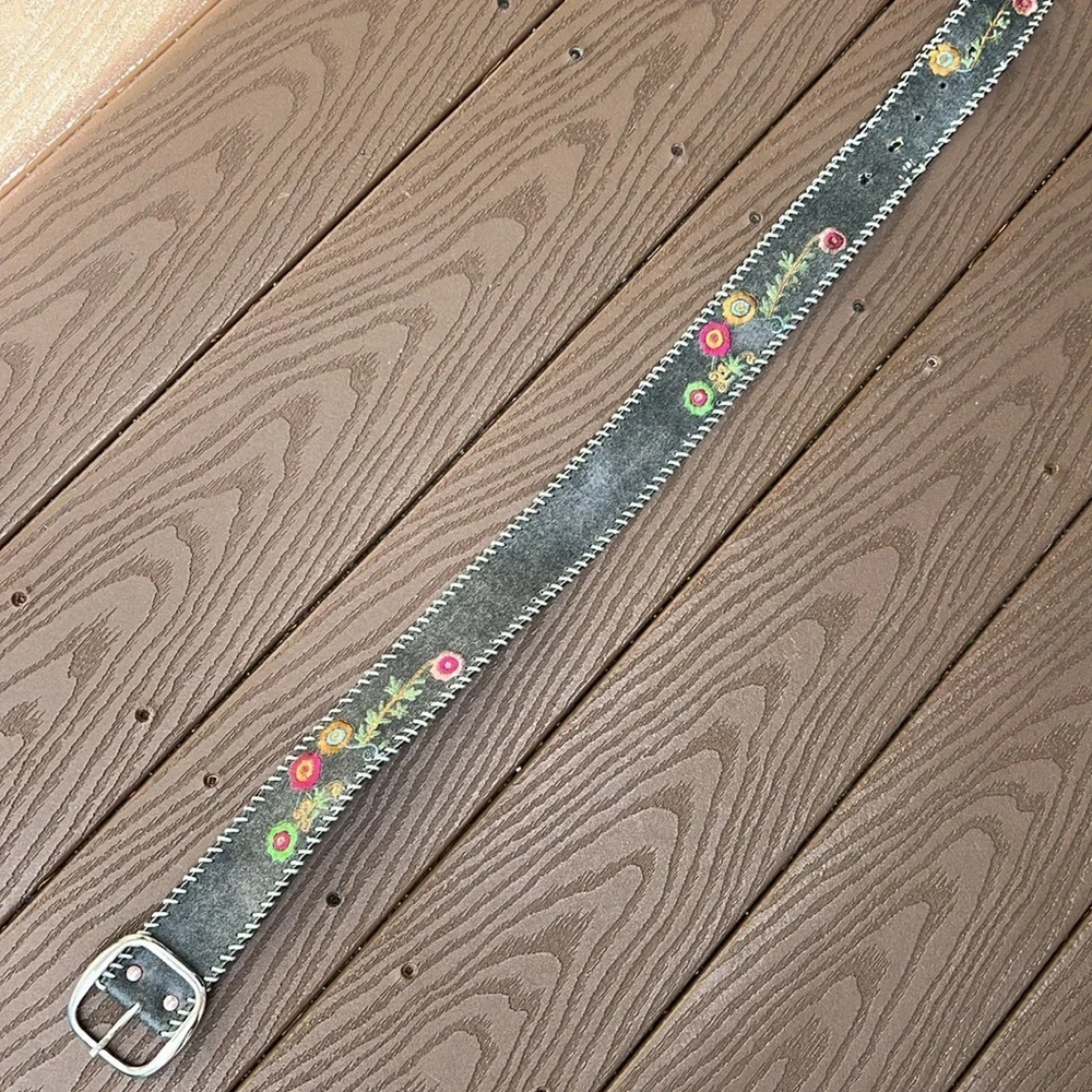 Gray faux leather floral embroidered children’s western belt